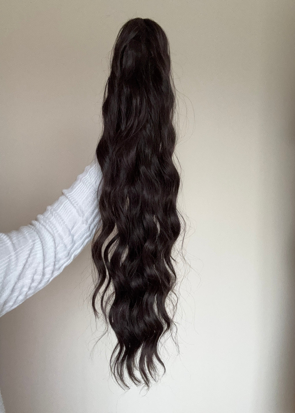 Roxie - 24-26” (60-65cm) Water Waves Clip-In Ponytail