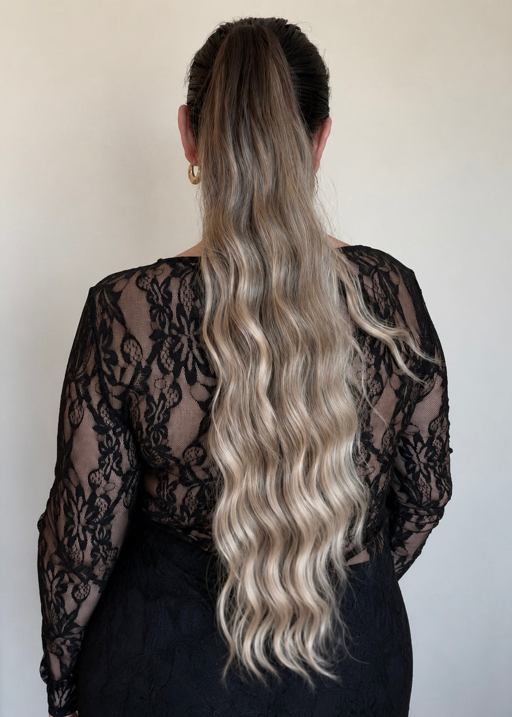 Roxie - 24-26” (60-65cm) Water Waves Clip-In Ponytail