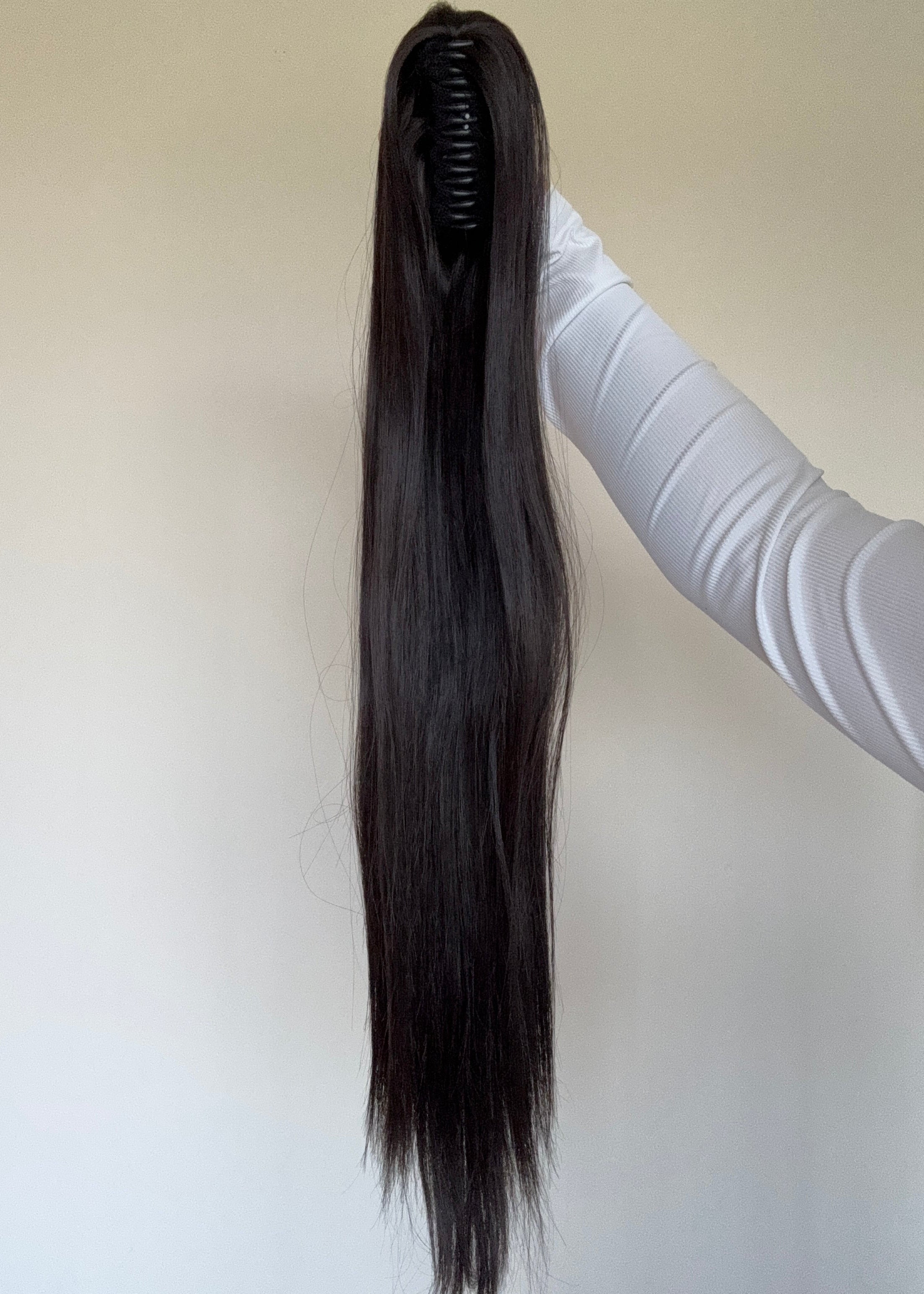 Maddie - 24” (60cm) Straight Clip-In Ponytail