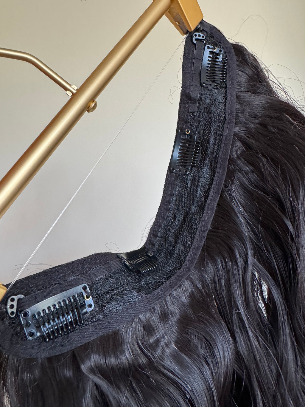 Sia - 14" (35cm) Wavy Halo Hair Extension