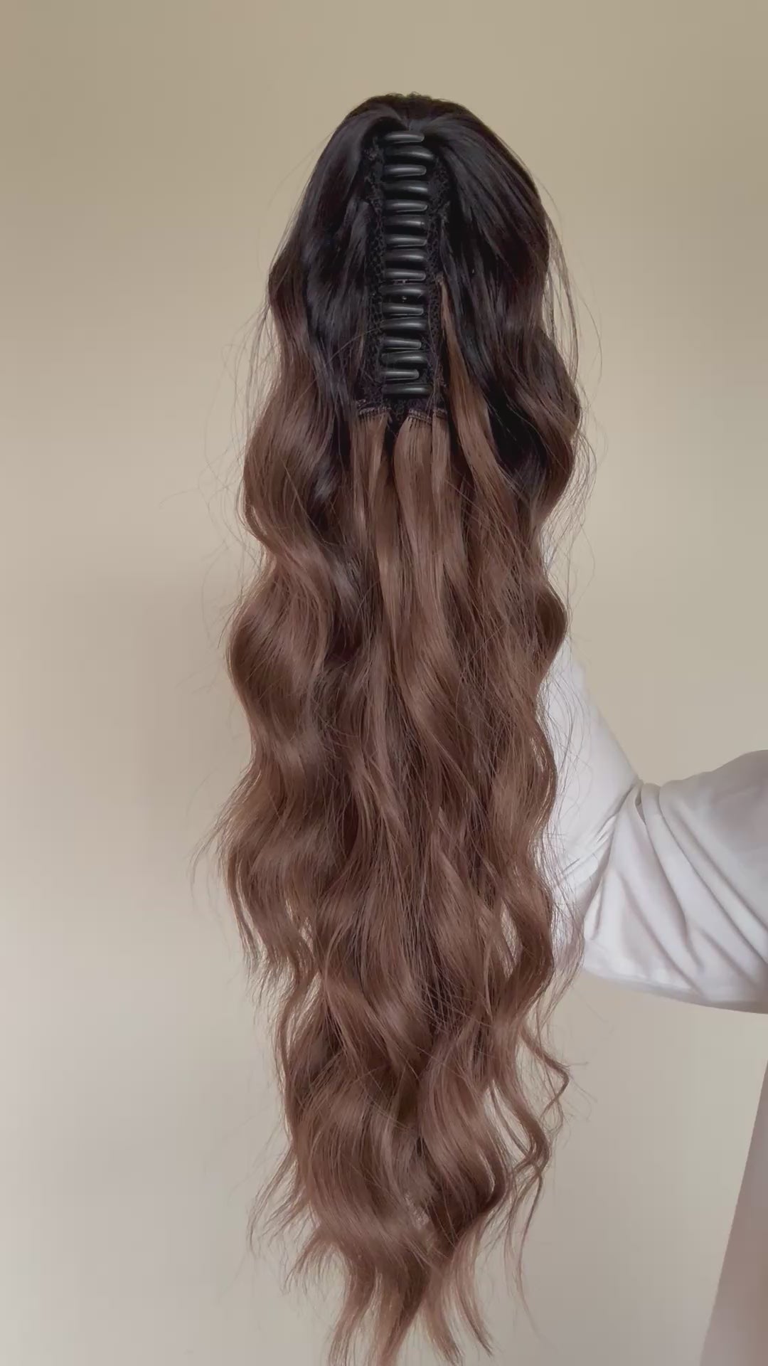 Amy - 18” (45) Water Wave Clip-In Ponytail