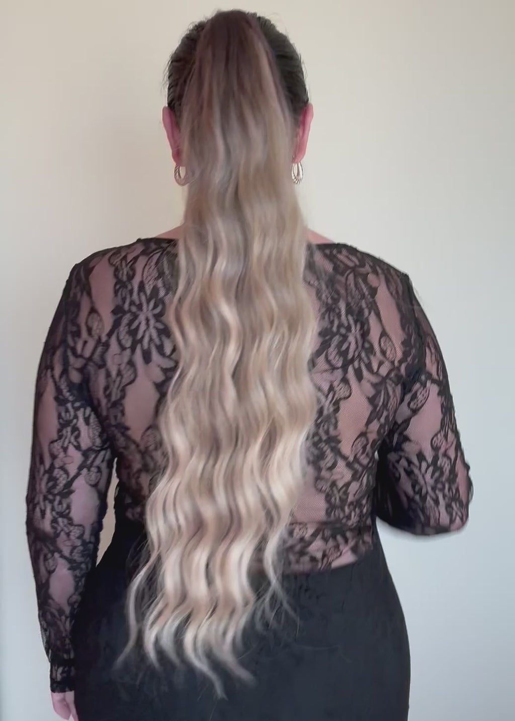 Roxie - 24-26” (60-65cm) Water Waves Clip-In Ponytail
