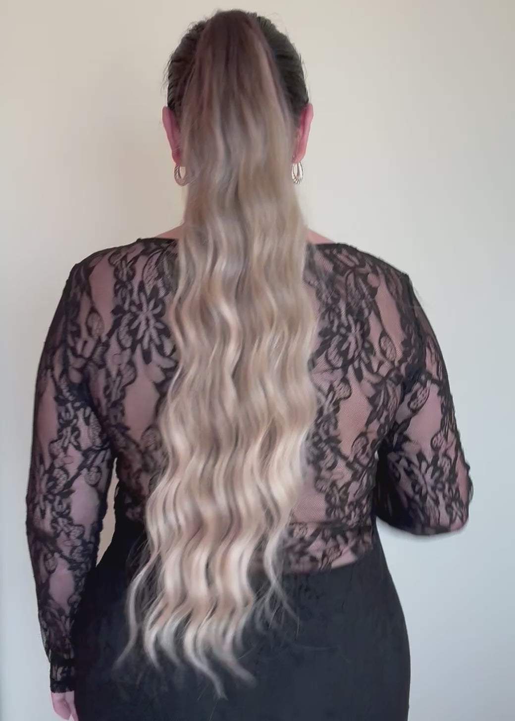 Roxie - 24-26” (60-65cm) Water Waves Clip-In Ponytail
