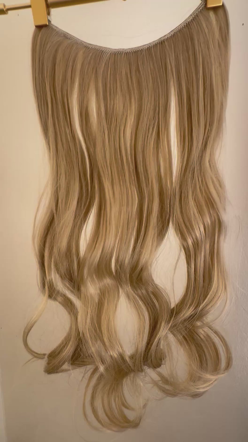 Lexi - 24" (60cm) Wavy Halo Hair Extension